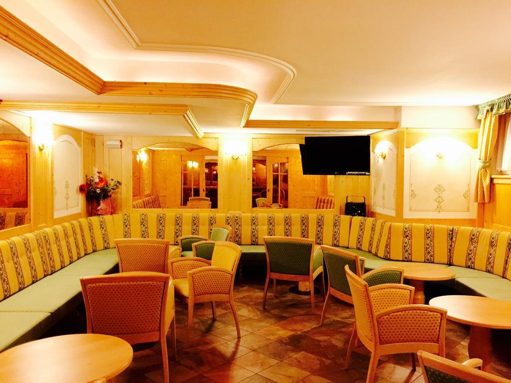 Hotel Laurin Каназей Екстериор снимка