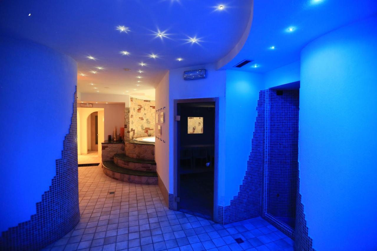 Hotel Laurin Каназей Екстериор снимка