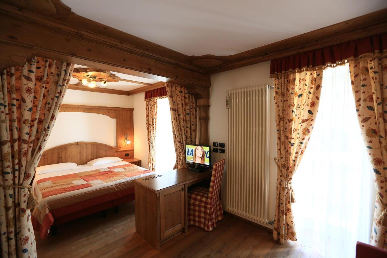 Hotel Laurin Каназей Екстериор снимка