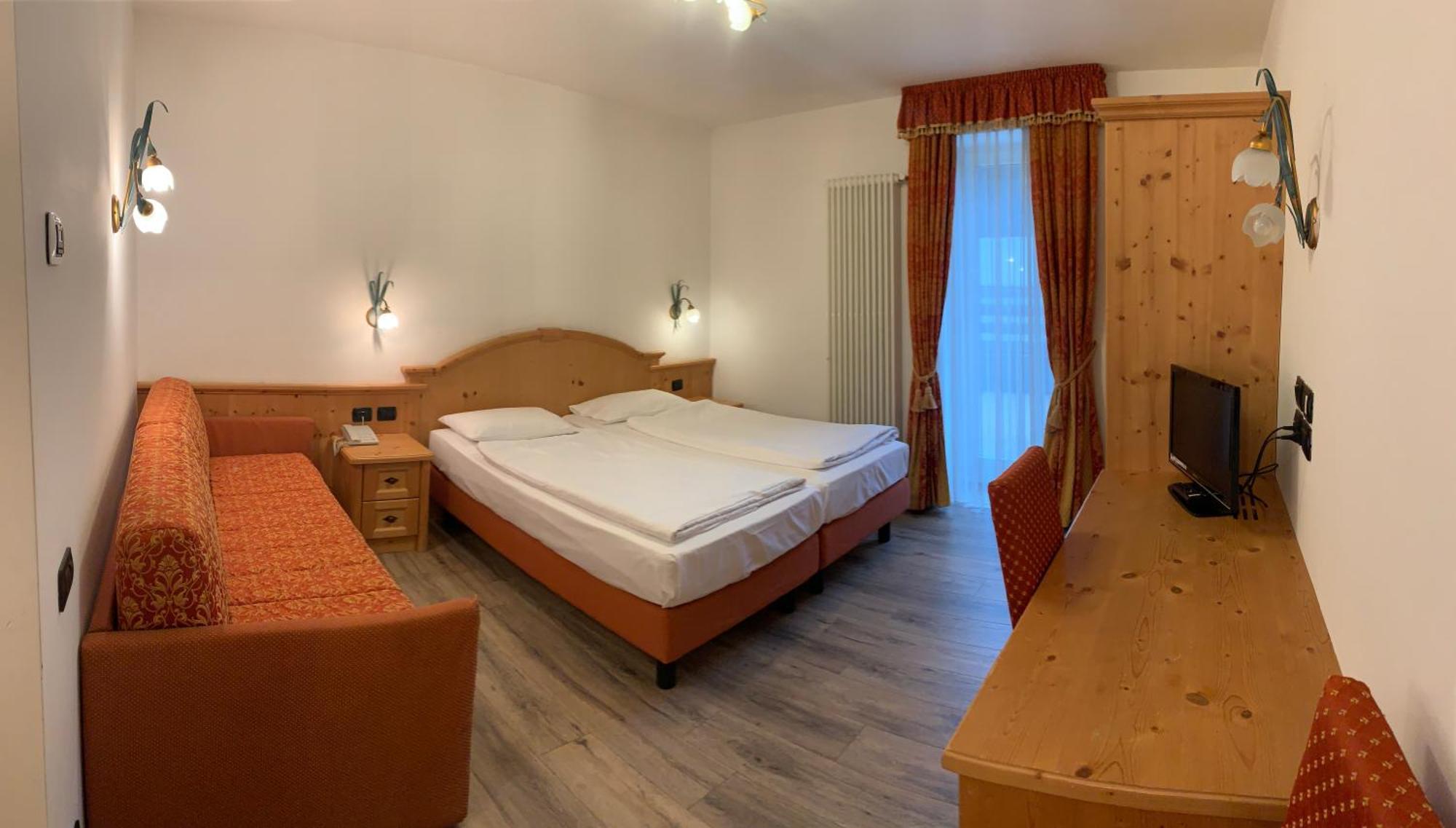 Hotel Laurin Каназей Екстериор снимка